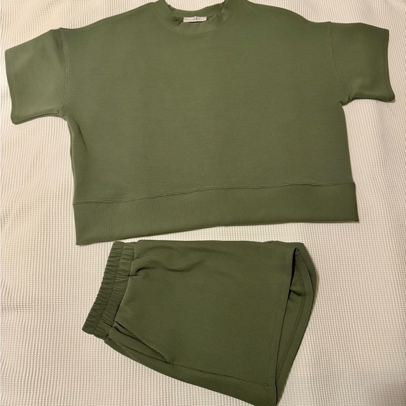 So Soft!!  Zenana Outfitters Ribbed Light Olive Tee and Shorts Set - Picture 4 of 4